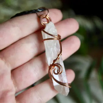 Collier pointe brute de cristal de roche